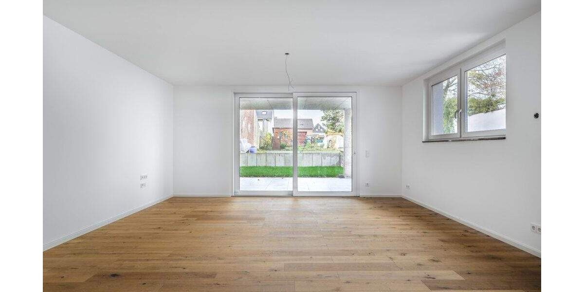 Neuwertige Eigentumswohnung im sanierten 3- Familienhaus 4 zimmer