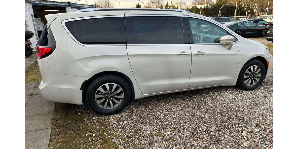 Chrysler Pacifica 114.000 km 32.999 &euro; Hamburg 22309