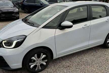 Honda Jazz 2.700 km 24.790 &euro; Heinsberg-Dremmen 52525