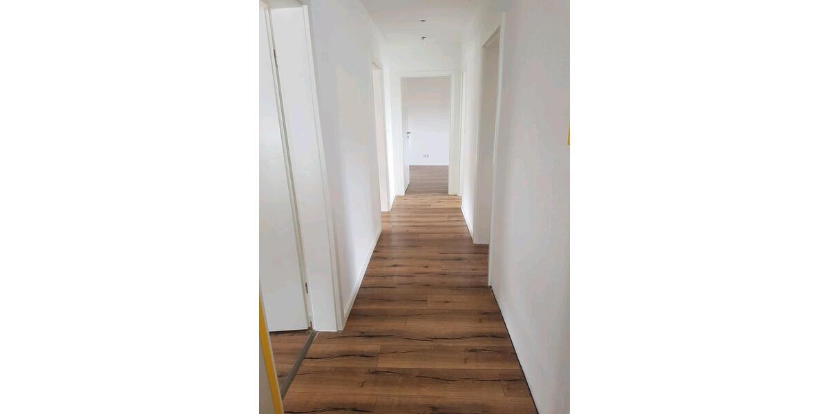 Dachgeschoßwohnung Schriesheim - 4 Zimmer, 86 m&sup2;, 1.100&euro; | Angebot:26286468