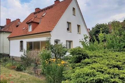 Solide zeitlos ausbaufähiges 2 Familienhaus als Kapitalanlage,