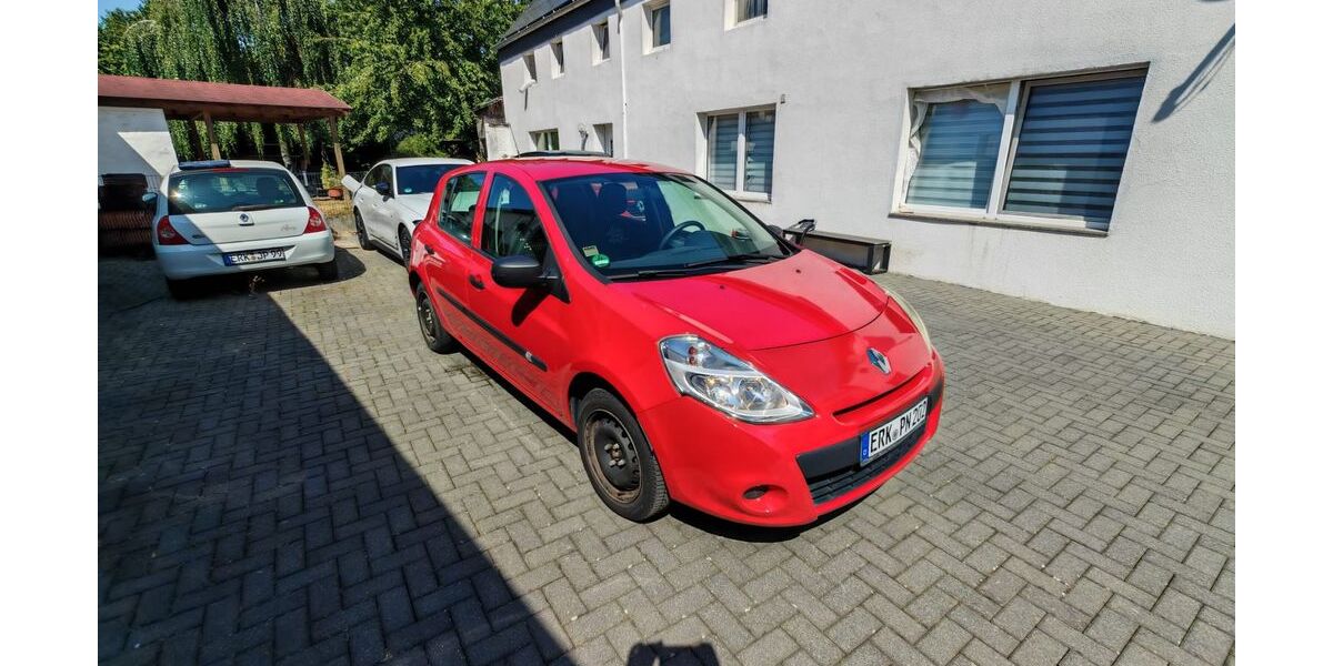 Renault Clio 74.400 km 4.500 &euro; Erkelenz 41812