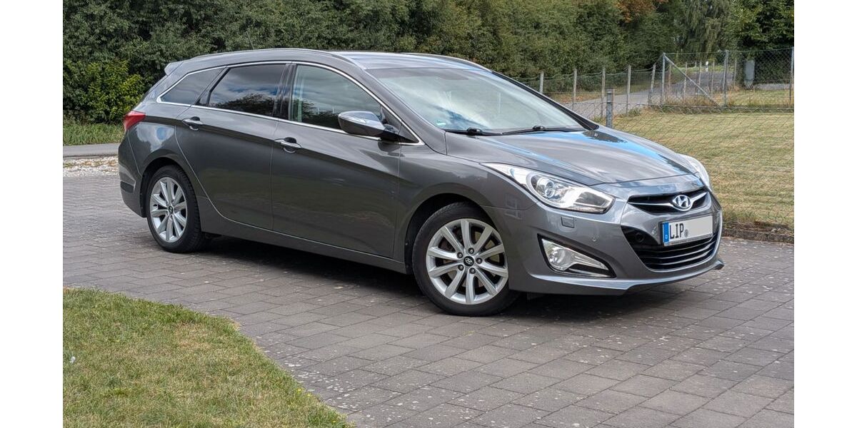 Hyundai i40 97.300 km 9.750 € Lage 32791