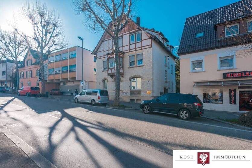 Sanierungsbedürftiges 3 Familienhaus mit 12 Garagen und 891m² Grundstück in City-Lage von Waiblingen