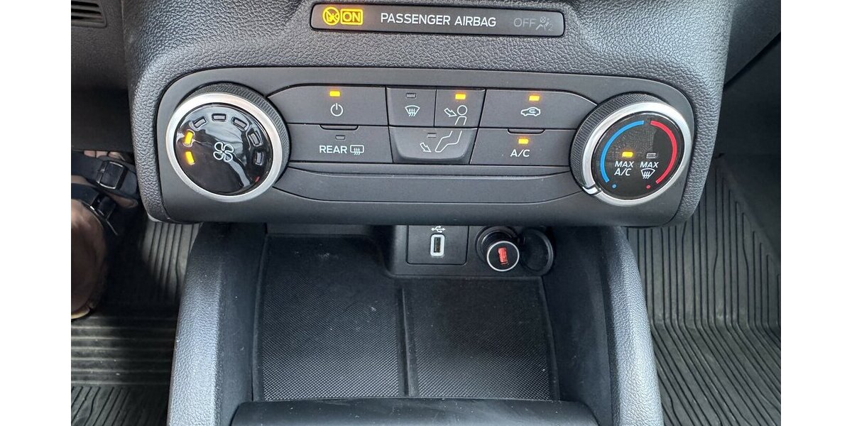 Ford Focus Navi Temp Spurh CarPlay 6xServ GARANTIE 40.000 km 14.500 &euro; Erftstadt 50374