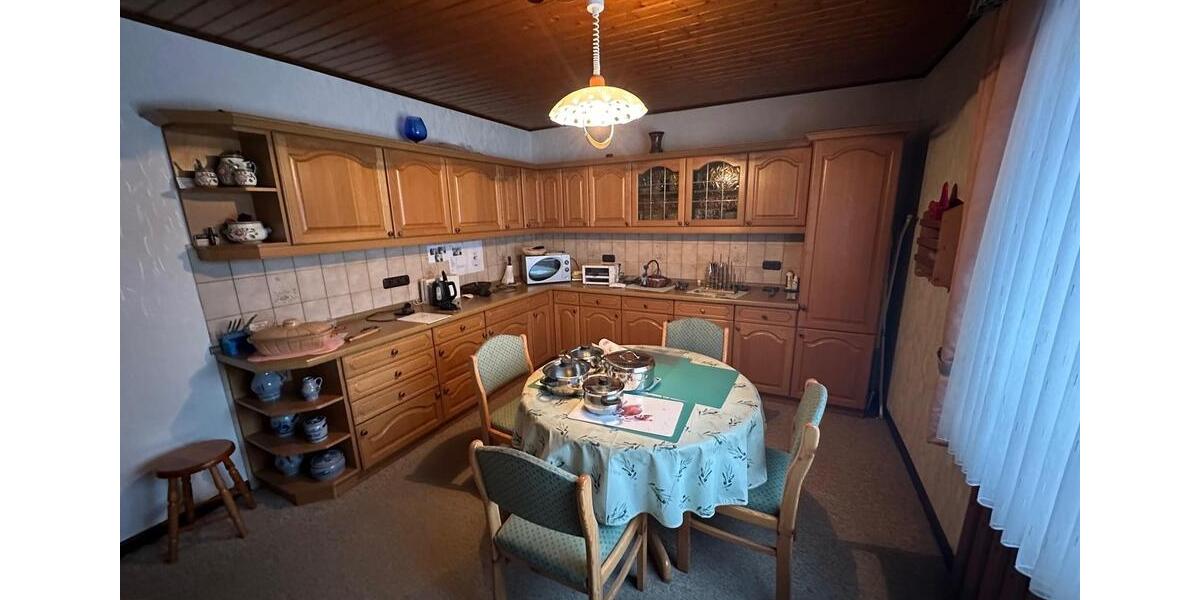 Einfamilienhaus Solms - 6 Zimmer, 196 m&sup2;, 1.200&euro; | Angebot:25444051