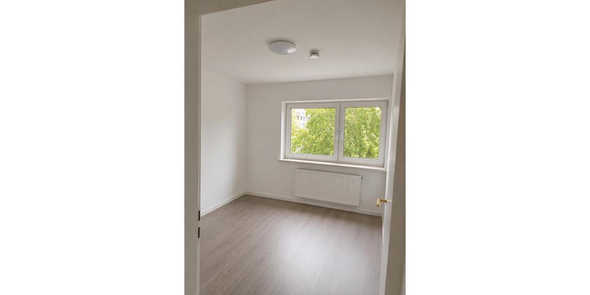 Etagenwohnung Hamm (Sieg) - 3 Zimmer, 82 m&sup2;, 190.000&euro; | Angebot:27157666