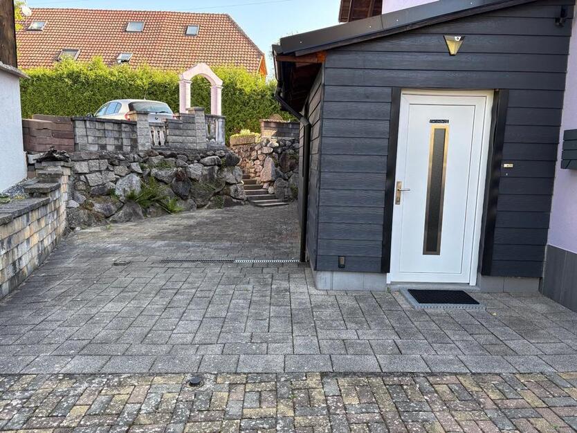 4 Zimmer Einlieger Wohnung in 2 Fam. Haus mit separatem Eingang