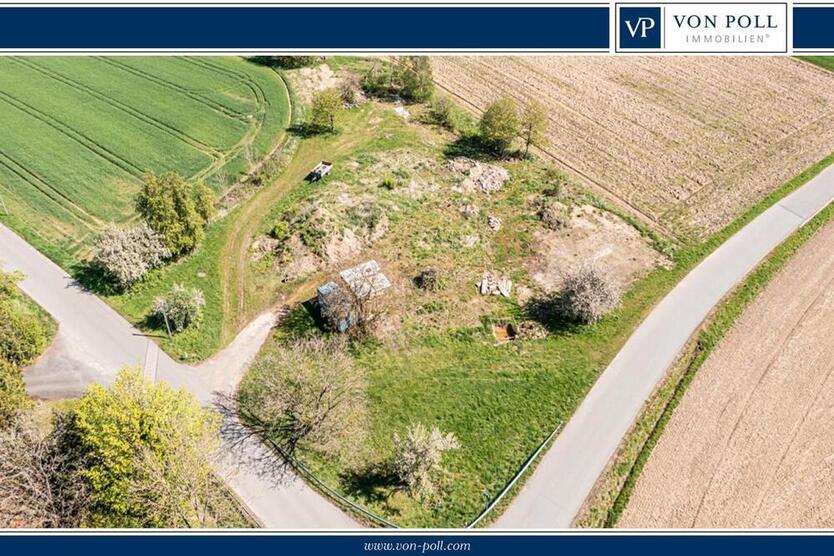 Grundstück mit Potenzial für vielfältige Nutzung in ruhiger Lage