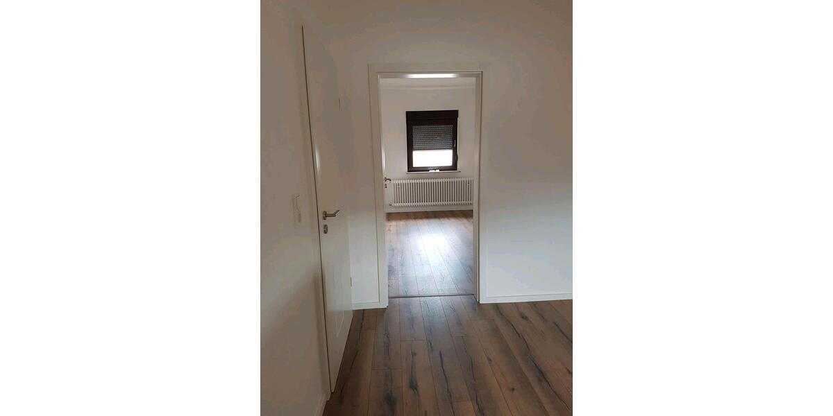 Dachgeschoßwohnung Schriesheim - 4 Zimmer, 86 m&sup2;, 1.200&euro; | Angebot:26286468