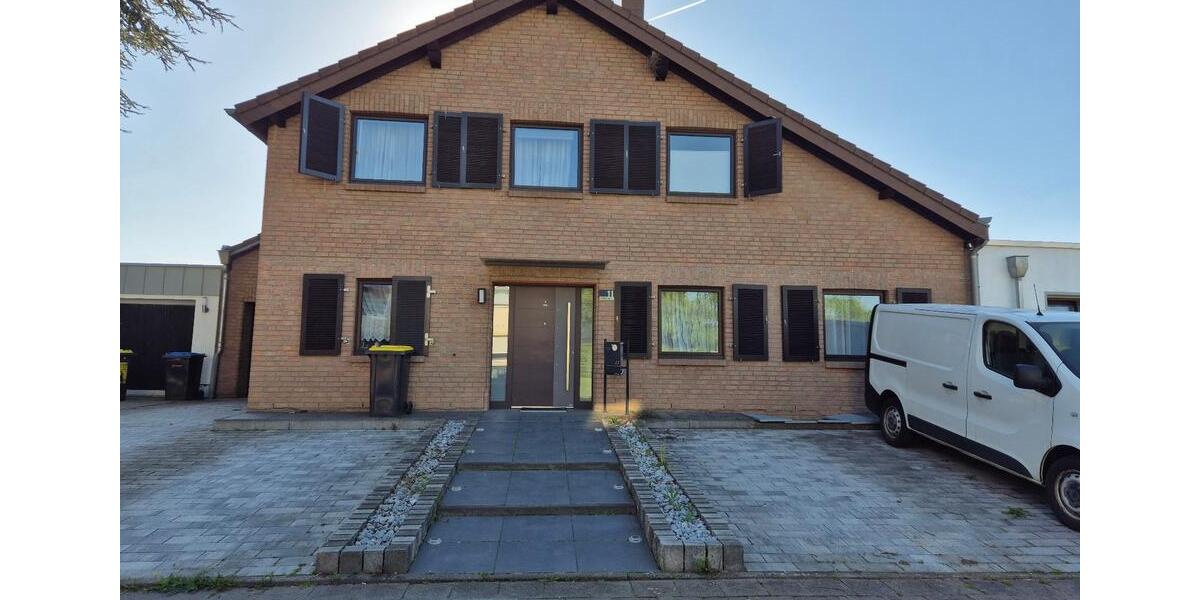 Doppelhaushälfte Kerpen - 7 Zimmer, 201 m&sup2;, 2.200&euro; | Angebot:26268363