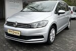 VW Touran 7 Sitze / Automatik / AHK / 1. Hd / Navi 110.000 km 24.490 € Mönchengladbach 41066