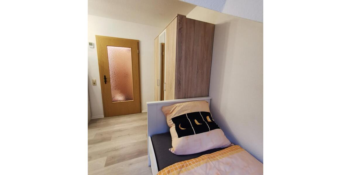 Dachgeschoßwohnung Bad Laasphe - 1 Zimmer, 23 m&sup2;, 300&euro; | Angebot:25164078