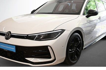 VW Passat 26.300 km 37.880 € Karlsruhe 76131