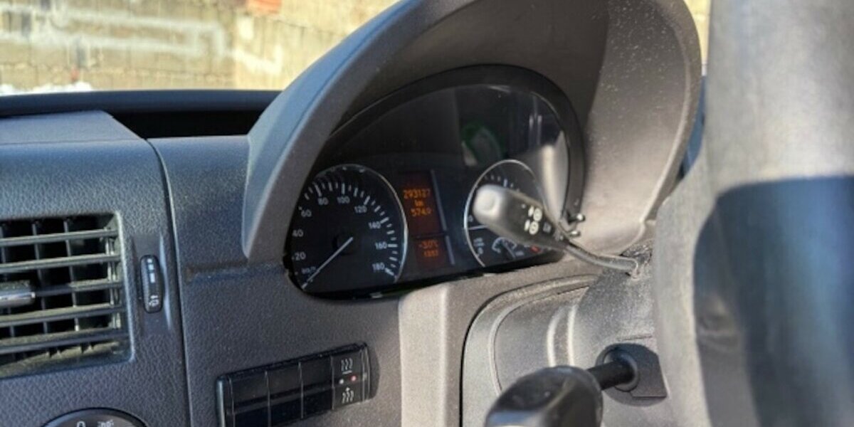 Mercedes-Benz Sprinter 319 CDI V6 9 Sitzer mit Dachklima 293.500 km 22.015 &euro; Muldestausee 06774