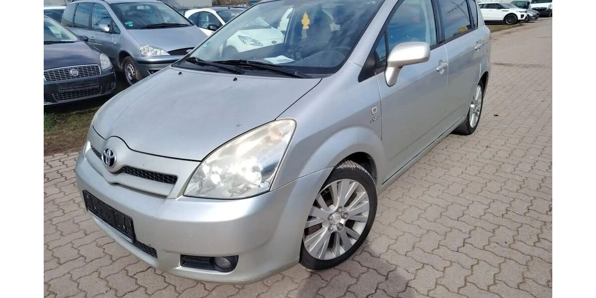 Toyota Corolla Verso 268.000 km 1.750 &euro; Frankfurt 65933