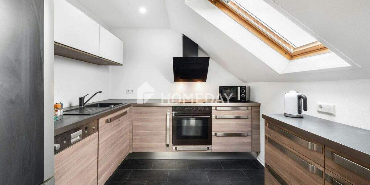 Modern wohnen über den Dächern: Dachgeschosswohnung mit Dachterrasse und Loggia in Bretzfeld 3 zimmer