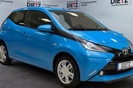 Toyota Aygo (X) 12.814 km 9.880 &euro; Wildau 15745