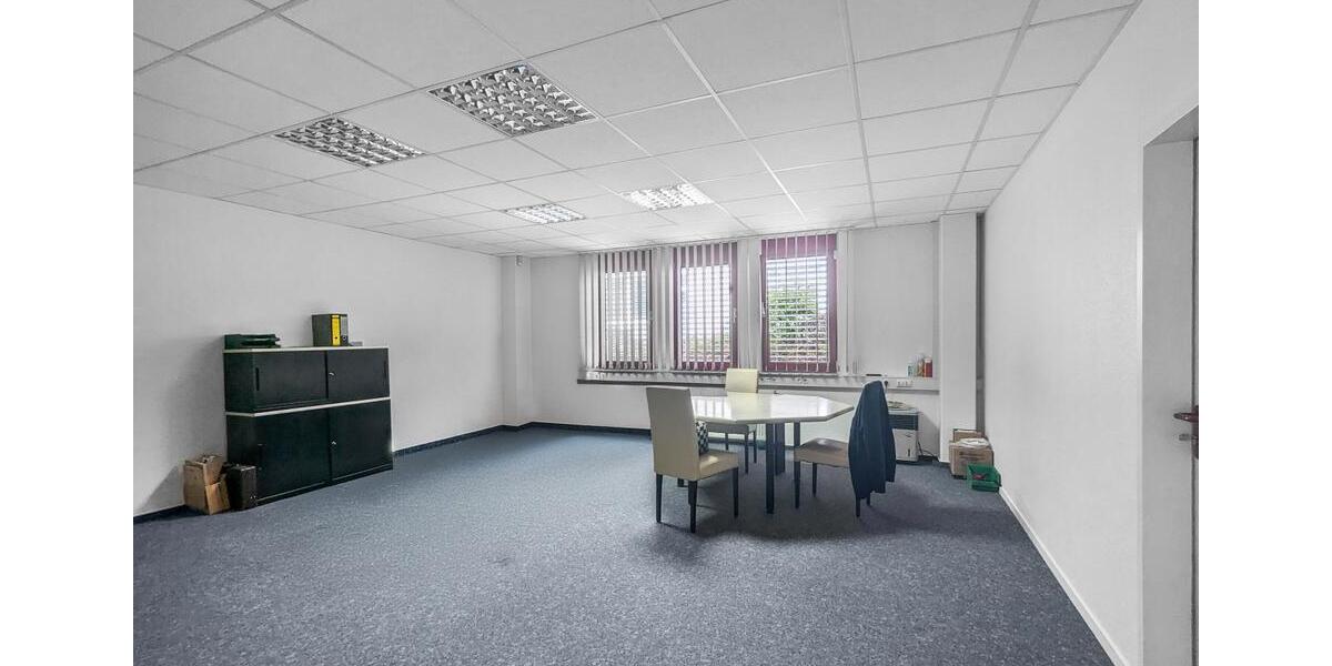 53 m2 | Büro- Praxisflächen im Erdgeschoss | Stellplätze | zimmer