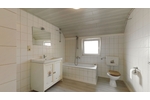 Leerstehendes, gemütliches Fehnhaus, Kanallage, nahe dem Badesee! - Einfamilienhaus Papenburg | Angebot:26006197