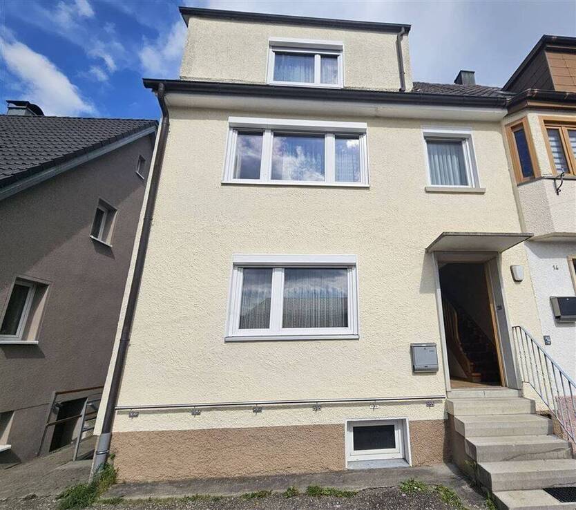 DHH in ruhiger Lage in Schnaitheim zum Sanieren