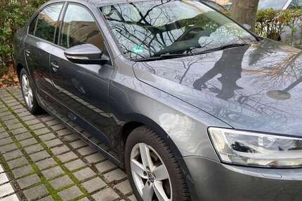 VW Jetta 91.900 km 7.800 € Berlin 12107