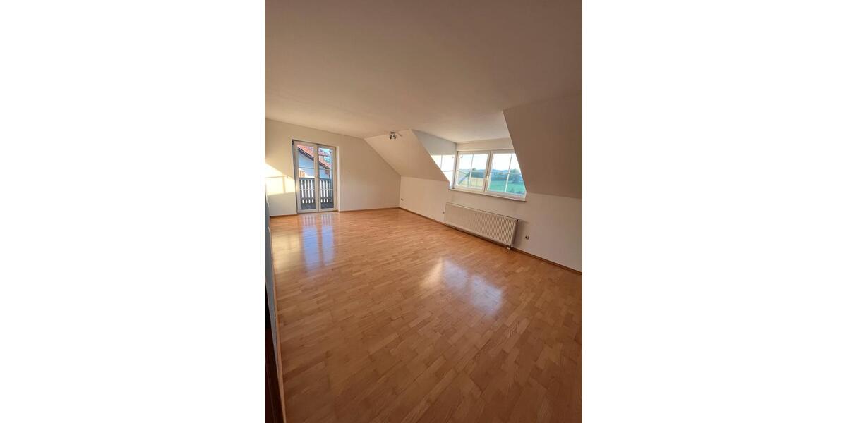 Dachgeschoßwohnung Regen - 2 Zimmer, 68 m&sup2;, 470&euro; | Angebot:25402255