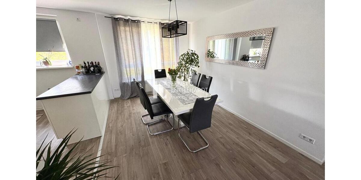 Erdgeschoßwohnung Kitzingen - 5 Zimmer, 112 m&sup2;, 1.100&euro; | Angebot:26253183