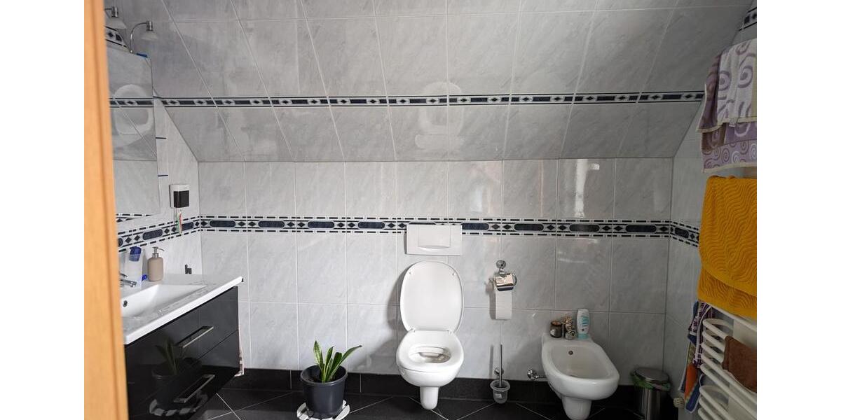 Einfamilienhaus Bad Berleburg - 9 Zimmer, 148 m&sup2;, 370.000&euro; | Angebot:26944773