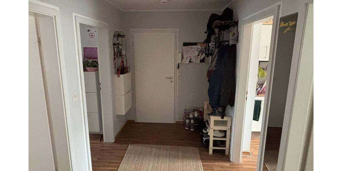 Etagenwohnung Schwandorf - 3 Zimmer, 75 m&sup2;, 660&euro; | Angebot:26897012