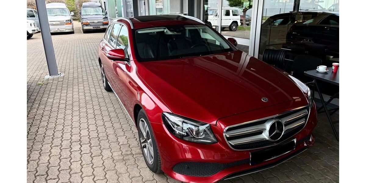 Mercedes-Benz E 220 97.000 km 23.900 &euro; Barmstedt 25355