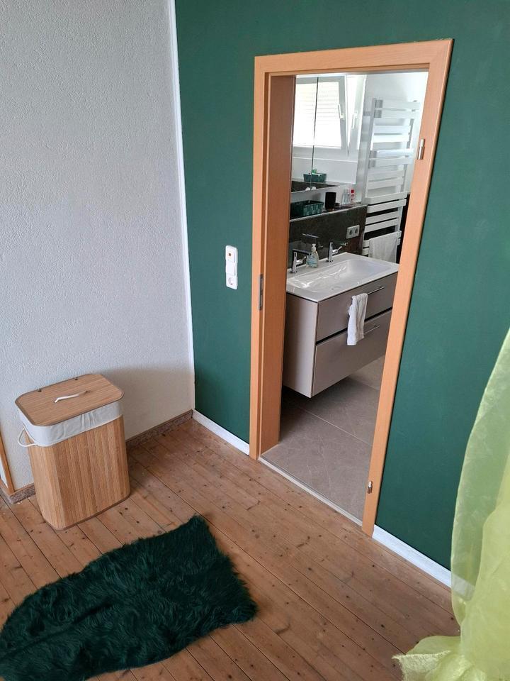 Großes Wohnhaus mit Garten