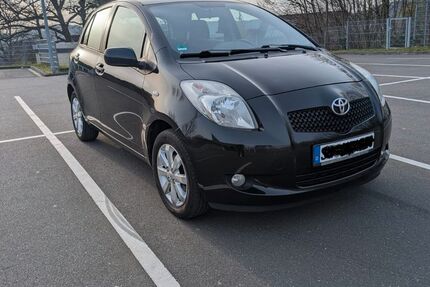 Toyota Yaris 153.400 km 3.499 &euro; Lohmar 53797