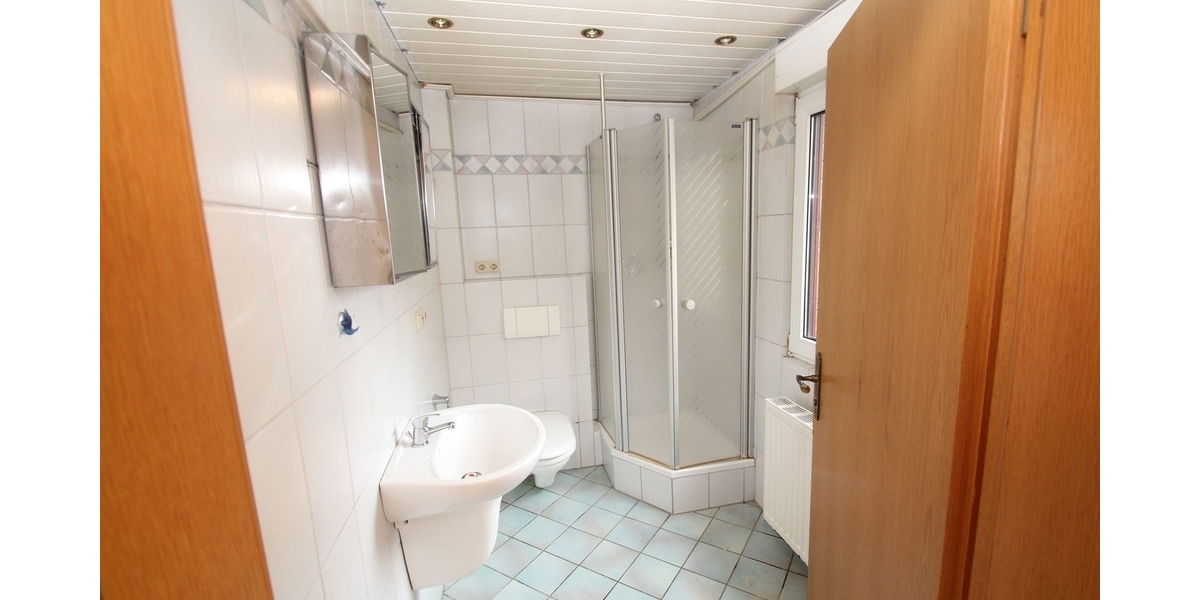 Stilvoll wohnen auf zwei Etagen – Maisonette-Wohnung mit 6 Zimmern, 2 Balkonen und Wintergarten in Hürth-Gleuel! 6 zimmer