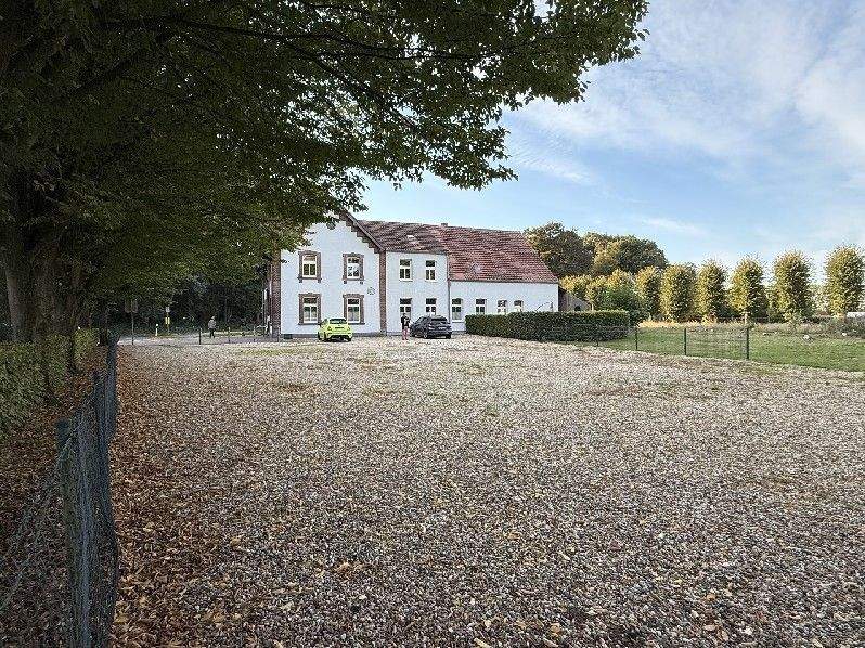 Mehrfamilienhaus, Wohnhaus Bedburg-Hau Schneppenbaum - 8 Zimmer, 122 m&sup2;, 590.000&euro; | Angebot:25796369