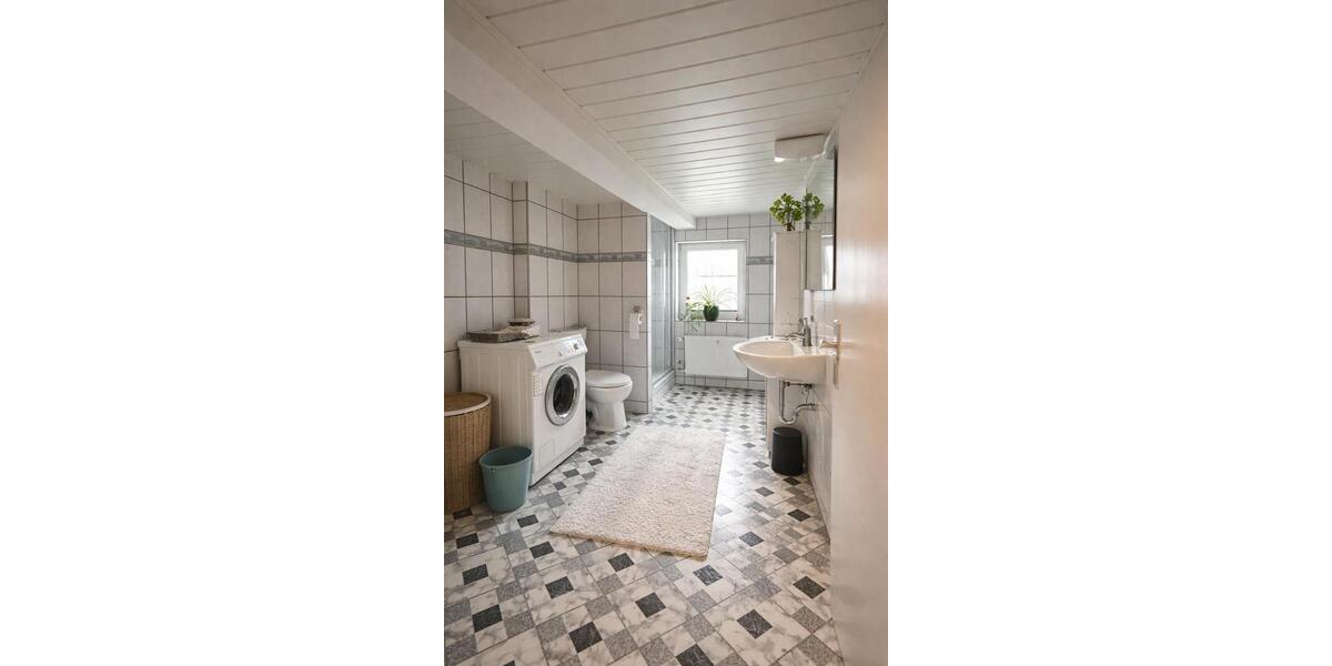 Etagenwohnung Sundern (Sauerland) - 2.5 Zimmer, 74 m&sup2;, 750&euro; | Angebot:26395403