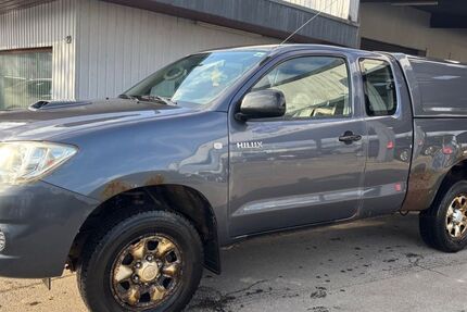 Toyota Hilux 312.000 km 8.750 &euro; Essen 45356