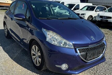 Peugeot 208 140.000 km 2.690 &euro; Schwenningen 78056