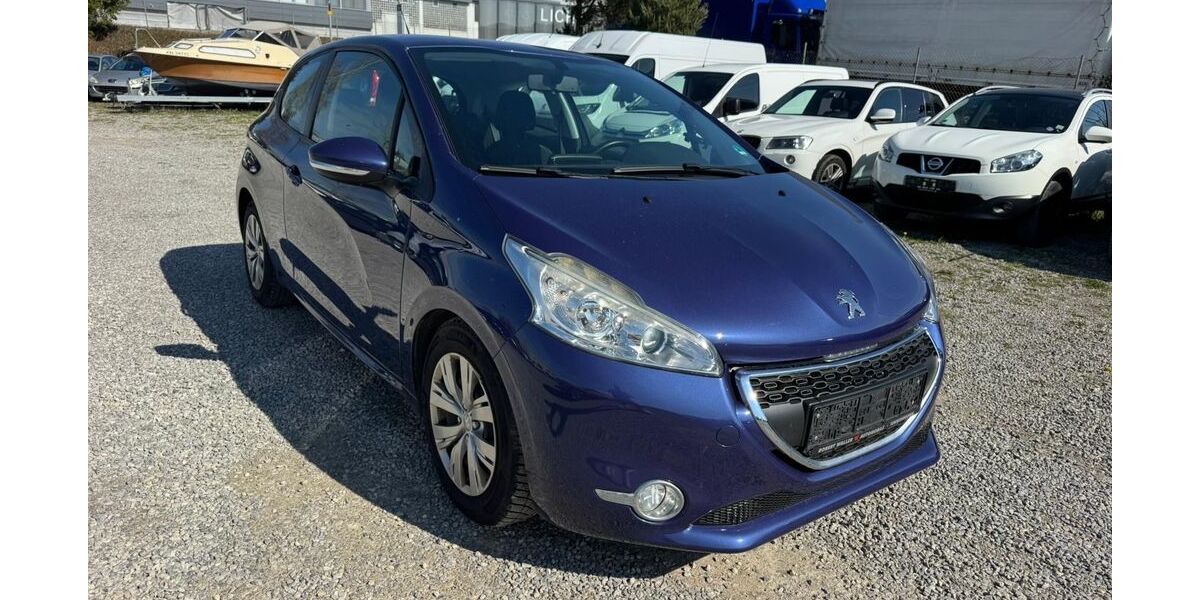 Peugeot 208 140.000 km 2.990 &euro; Schwenningen 78056