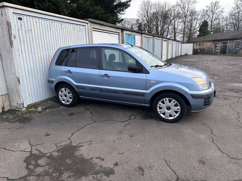 Ford Fusion 78.500 km 3.450 € Pulheim 50259