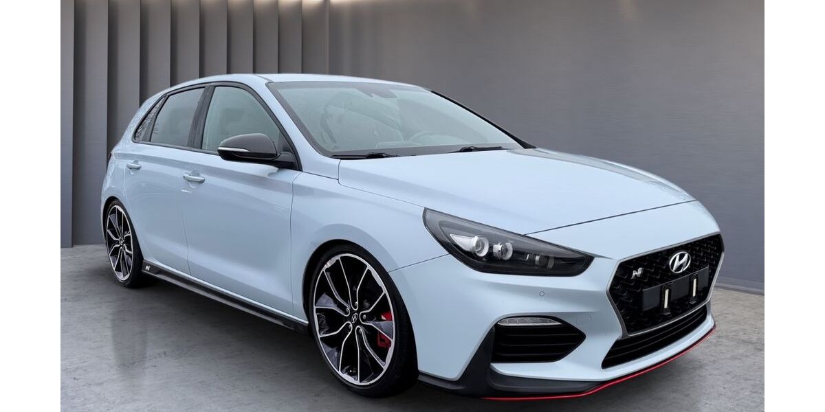 Hyundai i30 105.000 km 17.900 &euro; Dresden 01108