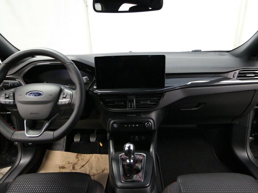 Ford Focus Turnier Mild-Hybrid ST-Line LED+NAVI+ACC 11.904 km 22.500 € Hagenow 19230
