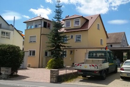 2 ½ Zi. DG‑Wohnung mit Balkon, EBK, Stellplatz & geringen Nebenkosten - Wohnung Schönaich | Angebot:26945980