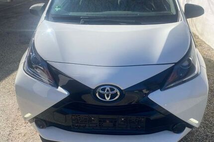 Toyota Aygo (X) 77.600 km 6.050 &euro; Hohenthann 84098
