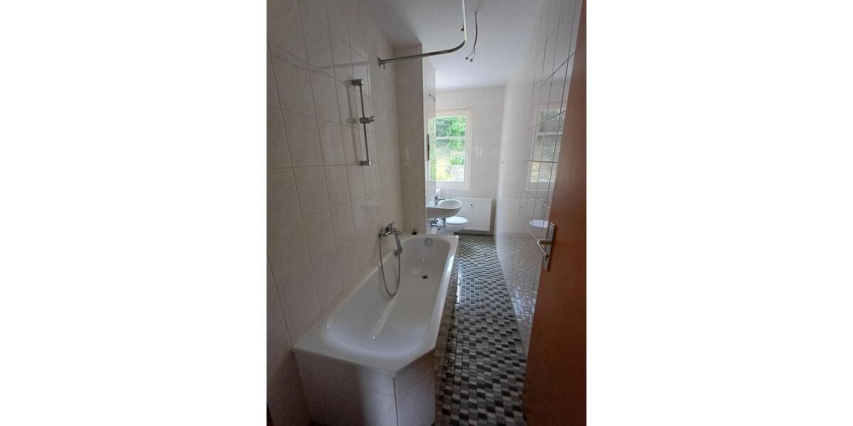 Etagenwohnung Bad Lobenstein - 4 Zimmer, 70 m&sup2;, 463&euro; | Angebot:26550744