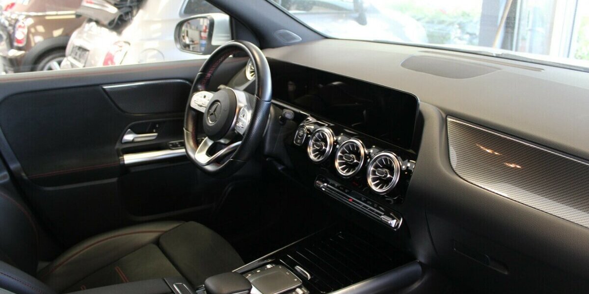 Mercedes-Benz GLA 200 D 8G-DCT AMG Line 75.607 km 32.980 &euro; Euskirchen 53881