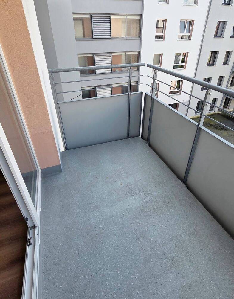Frisches Wohngefühl! Modernisierte 3-Zimmer-Wohnung! Balkon, neues Bad, neuer Boden, Aufzug
