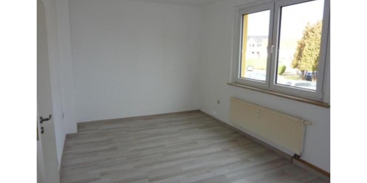 Etagenwohnung Teuchern - 2 Zimmer, 62 m&sup2;, 375&euro; | Angebot:24253560