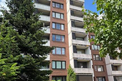 Lichtdurchflutete 4 RaumWohnung hoch über den Dächern von NE-Norf