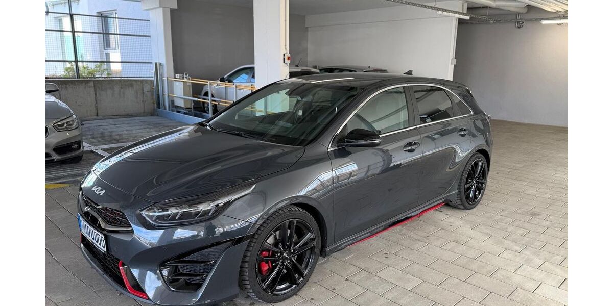 Kia ceed / Ceed 108.000 km 17.990 &euro; München 81825